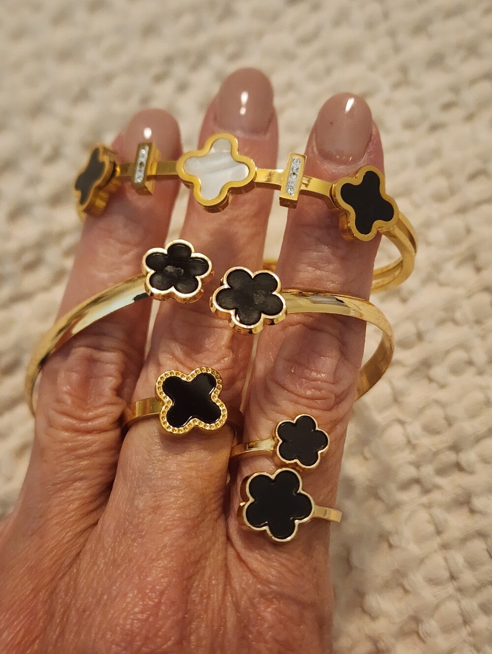 Gold Black Mother Of Pearl Clover Costume Jewelry Lot 2 Bracelets 2 Rings